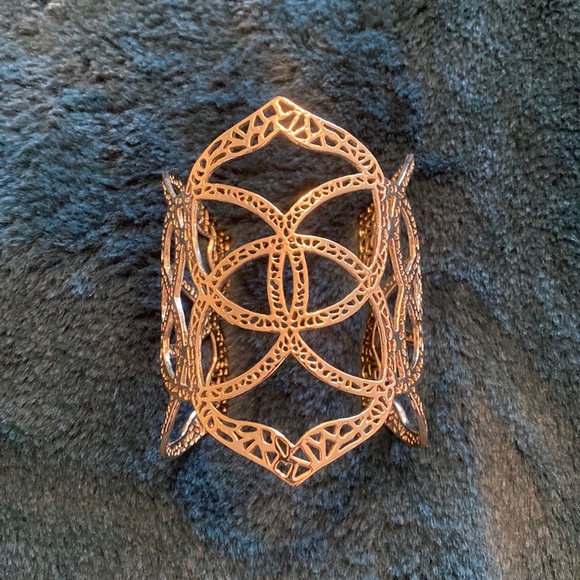 Roni Cuff - Picture 1 of 9